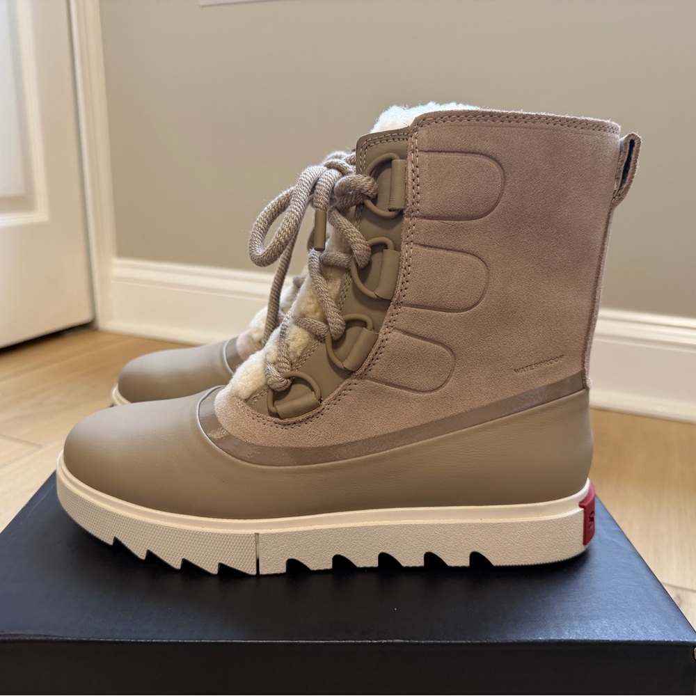 Women’s Sorel Snow Boots 10